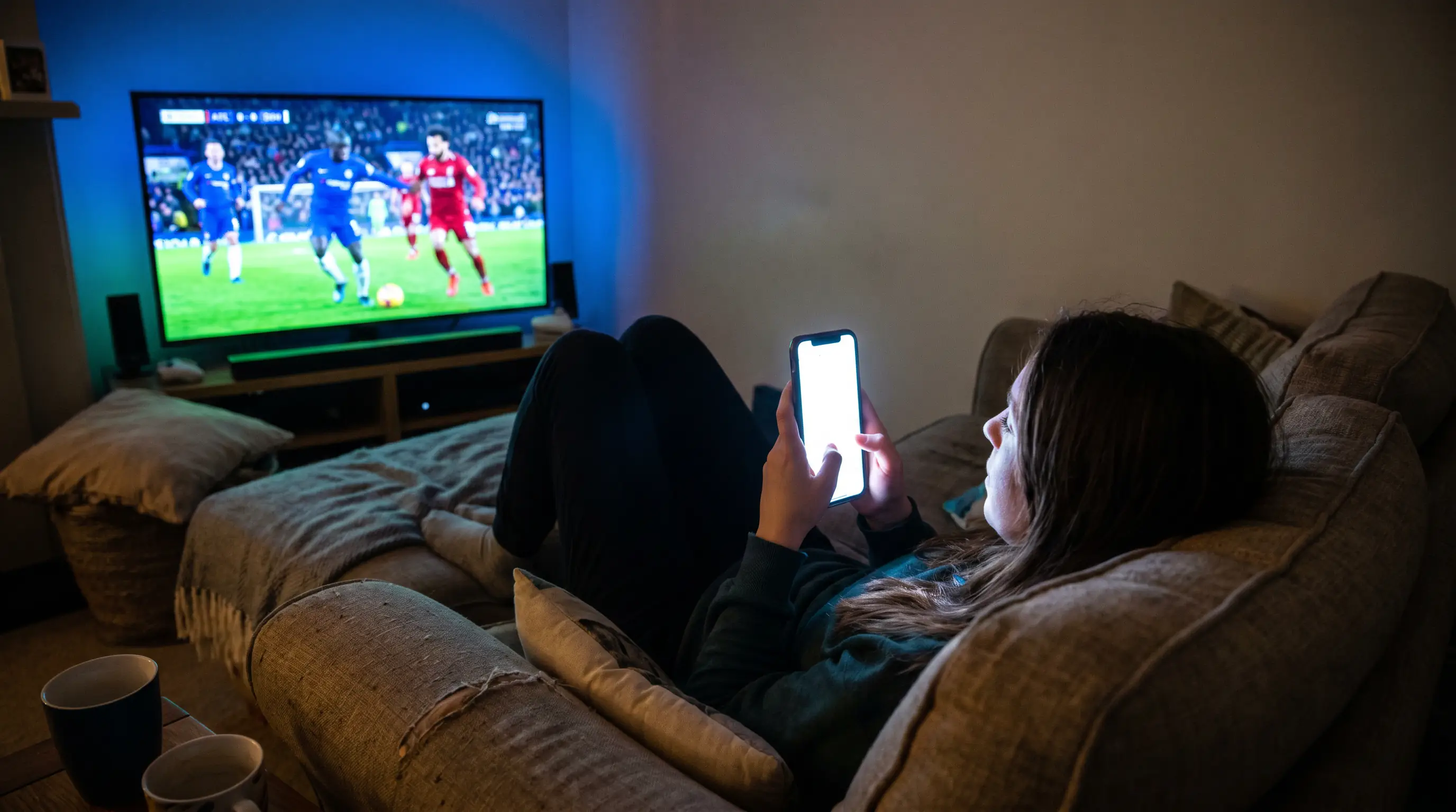 Growth of mobile live football betting in the UK driven by smartphone access